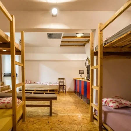 Hostel Npoznam