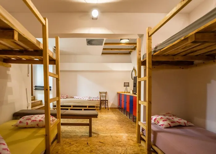 Hostel Npoznam